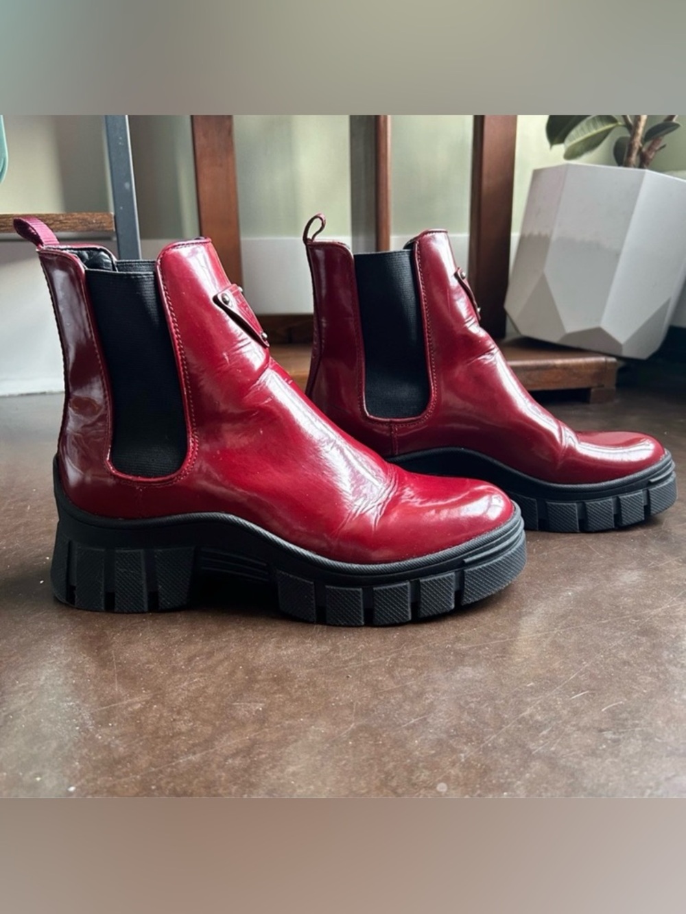 Guess- Hestia size 8 red vinyl Chelsea boots chunky lug sole